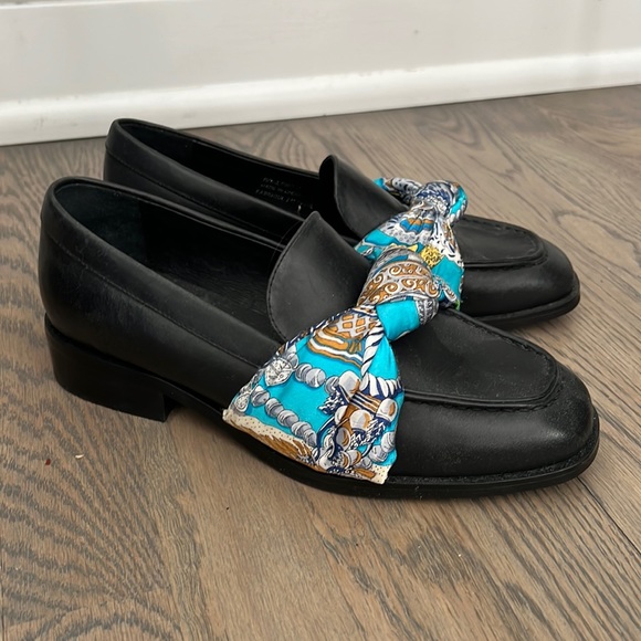 Jeffrey Campbell Loafers with silk knot detail - Picture 1 of 6
